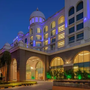 ***** Hotel Radisson Blu Plaza India